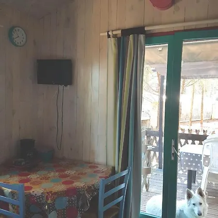 Petit Chalet A 4 Km Des Plages Et Du Cap D'agde Apartment *